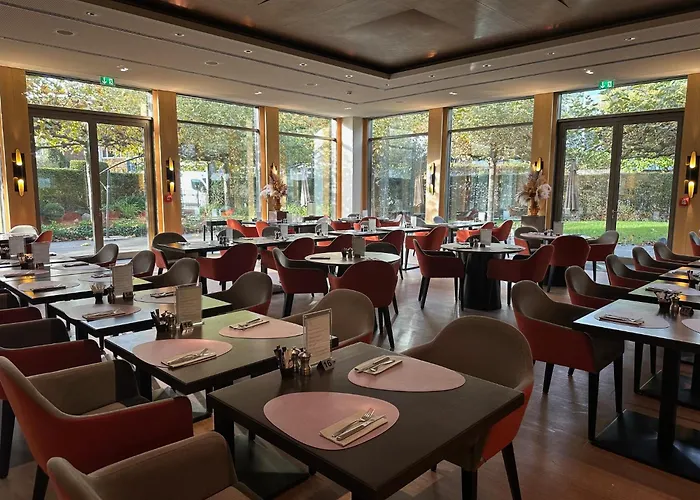 Wasserturm Hotel Cologne, Curio Collection By Hilton