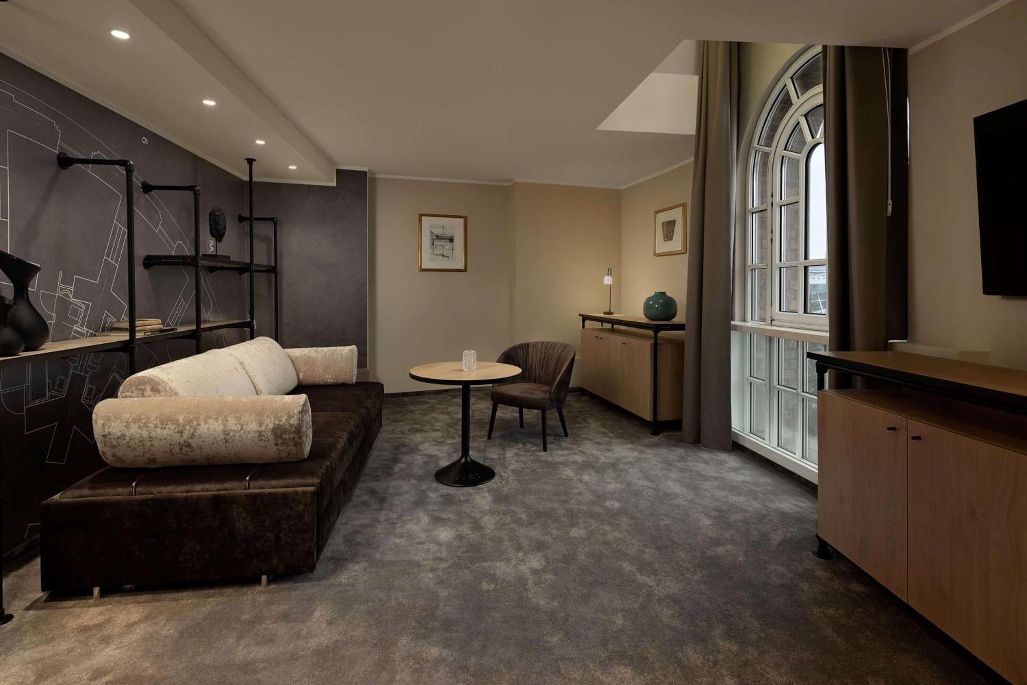 Wasserturm Cologne, Curio Collection By Hilton Hotel Keulen