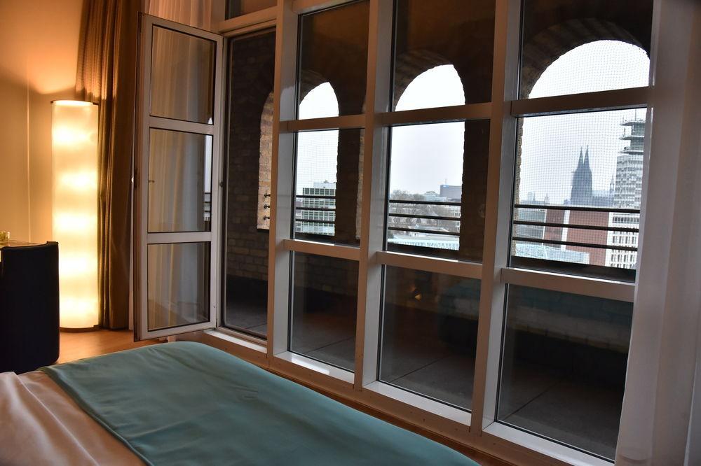 Hotel Wasserturm Cologne, Curio Collection By Hilton Colonia