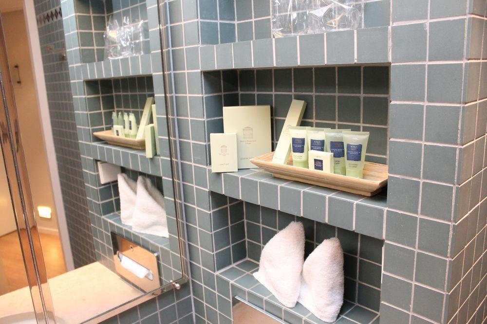 Hotel Wasserturm Cologne, Curio Collection By Hilton Kolonia